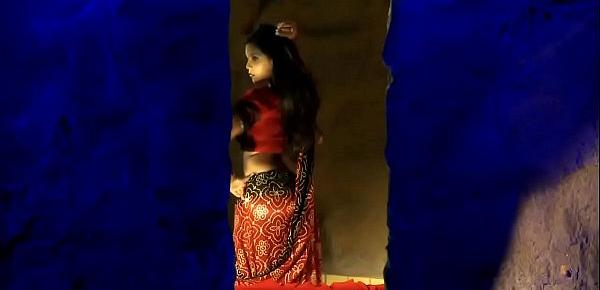  Erotic Babe From Bollywood